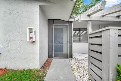 453 Lakeview Dr #1, Weston, FL 33326 - Photo 8