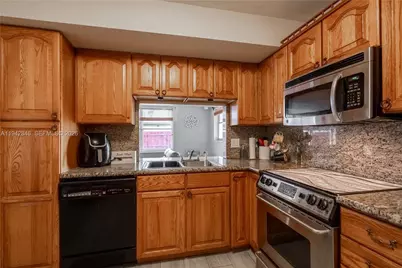 11700 Sheridan St, Pembroke Pines, FL 33026 - Photo 12