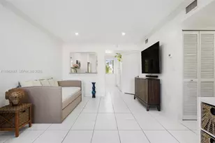 7205 NW 173rd Dr, Hialeah, FL 33015 - Photo 4