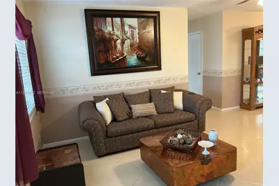 8604 NW 59th Pl, Tamarac, FL 33321 - Photo 4