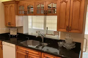 8604 NW 59th Pl, Tamarac, FL 33321 - Photo 8