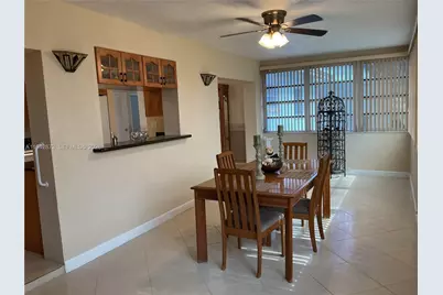 8604 NW 59th Pl, Tamarac, FL 33321 - Photo 10