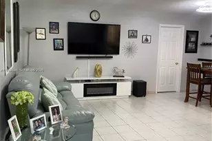 181 NE 14th Ave, Hallandale Beach, FL 33009 - Photo 6