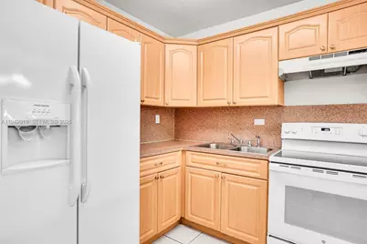 8990 SW 24th St #33, Miami, FL 33165 - Photo 2