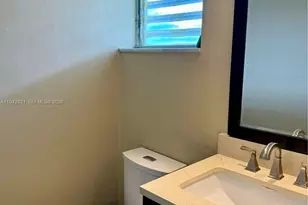 1400 NE 191st St, Miami, FL 33179 - Photo 10