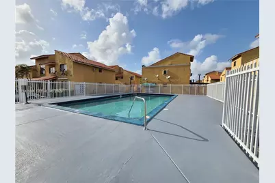 2710 W 60th Pl #202, Hialeah, FL 33016 - Photo 2