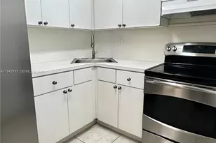 606 W 81st St, Hialeah, FL 33014 - Photo 2