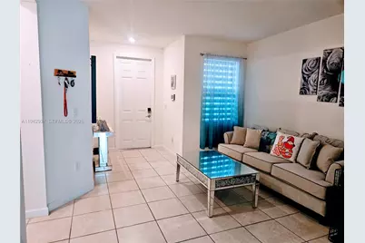 10918 W 33rd Way, Hialeah, FL 33018 - Photo 4
