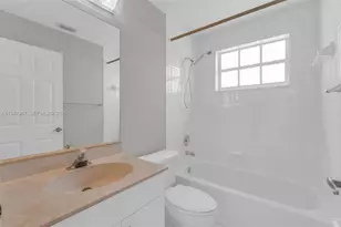 10635 NW 54th St, Doral, FL 33178 - Photo 22