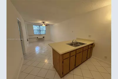 2401 Riverside Dr #314-B, Coral Springs, FL 33065 - Photo 2