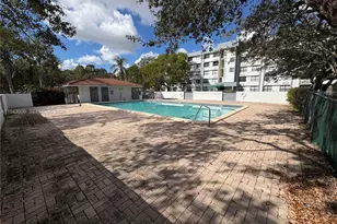 2401 Riverside Dr, Coral Springs, FL 33065 - Photo 16