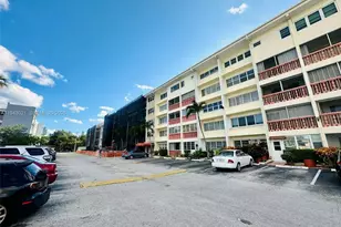 215 SE 3rd Ave, Hallandale Beach, FL 33009 - Photo 20