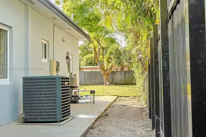 588 Palmetto Dr, Miami Springs, FL 33166 - Photo 36