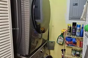 200 Lakeview Dr, Weston, FL 33326 - Photo 6