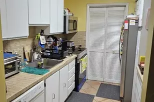 200 Lakeview Dr, Weston, FL 33326 - Photo 8