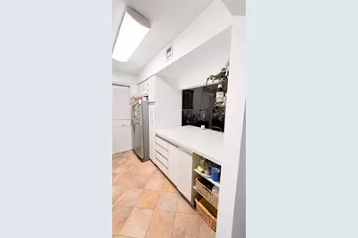 200 Lakeview Dr #212, Weston, FL 33326 - Photo 8