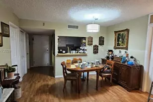 200 Lakeview Dr, Weston, FL 33326 - Photo 2