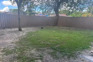 50 NW 68th Ct, Miami, FL 33126 - Photo 20