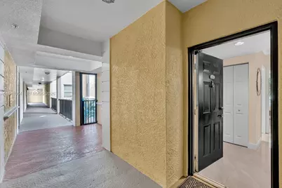 17100 N Bay Rd #1418, Sunny Isles Beach, FL 33160 - Photo 2