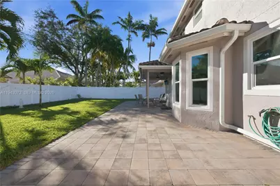 2225 NW 128th Ave, Pembroke Pines, FL 33028 - Photo 4