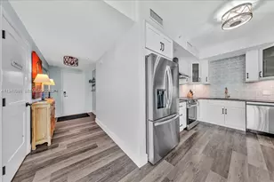 90 SW 3rd St, Miami, FL 33130 - Photo 12