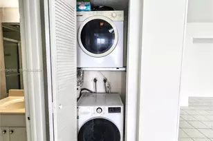 20505 E Country Club Dr, Aventura, FL 33180 - Photo 14