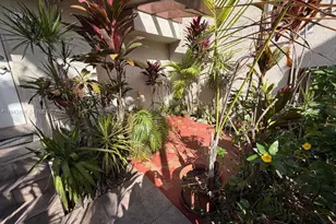 10296 NW 9th St Cir, Miami, FL 33172 - Photo 2