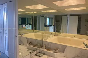 20191 E Country Club Dr, Aventura, FL 33180 - Photo 36