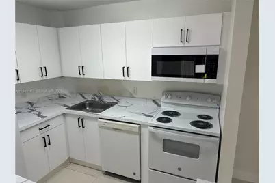 10773 Cleary Blvd #104, Plantation, FL 33324 - Photo 2