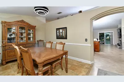 1004 Palmetto Ave, Lehigh Acres, FL 33972 - Photo 10