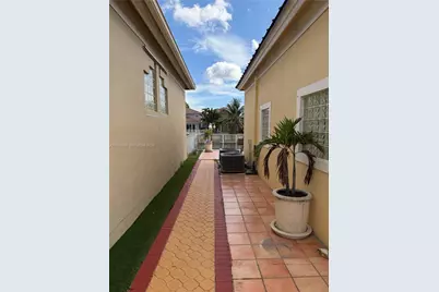 14640 SW 132nd Ct, Miami, FL 33186 - Photo 28