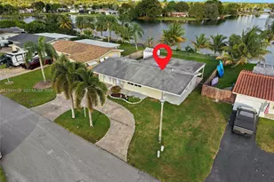 1301 NW 87th Way, Pembroke Pines, FL 33024 - Photo 32