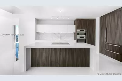 851 NE 1st Ave #2201, Miami, FL 33132 - Photo 2