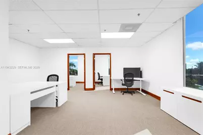 12550 Biscayne Blvd #304B, North Miami, FL 33181 - Photo 10