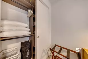 11 NE 6th St, Miami, FL 33132 - Photo 20