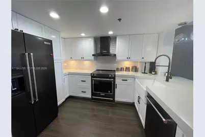 2555 Collins Ave #1409, Miami Beach, FL 33140 - Photo 2