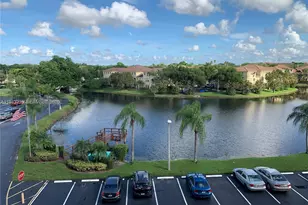 250 Jacaranda Dr, Plantation, FL 33324 - Photo 2