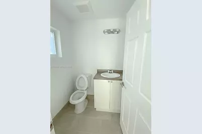 715 N 59th Ave #101, Hollywood, FL 33021 - Photo 8