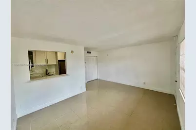 241 SE 9th Ave #207, Pompano Beach, FL 33060 - Photo 8