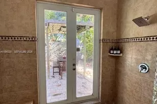 2101 NE 25th St, Wilton Manors, FL 33305 - Photo 18