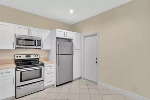 3932 San Simeon Ln, Weston, FL 33331 - Photo 10