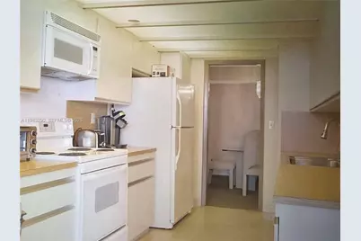 2000 Towerside Ter #1005, Miami, FL 33138 - Photo 10