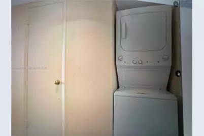 2000 Towerside Ter #1005, Miami, FL 33138 - Photo 18