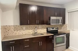 219 SW 9th Ave, Miami, FL 33130 - Photo 12