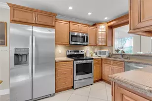 9943 Costa Del Sol Blvd, Doral, FL 33178 - Photo 12