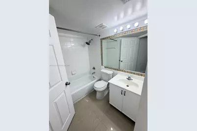 9640 NW 2 St #5-303, Pembroke Pines, FL 33024 - Photo 16