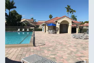 6551 NW 170th Ter, Hialeah, FL 33015 - Photo 6