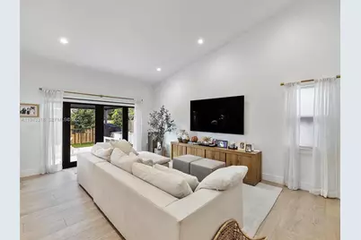 3776 SW 107th Ct, Miami, FL 33165 - Photo 14