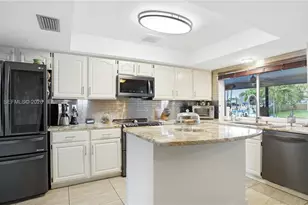 5921 SW 17th St, Plantation, FL 33317 - Photo 14