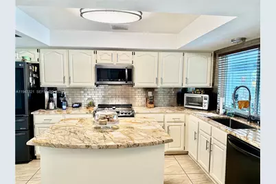 5921 SW 17th St, Plantation, FL 33317 - Photo 14